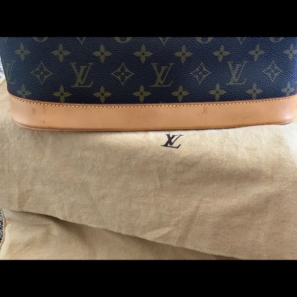 Authentic LV Alma - Picture 5 of 10